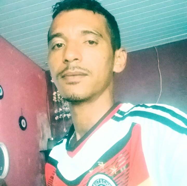 Família procura jovem que desapareceu após sair de casa em Manaus