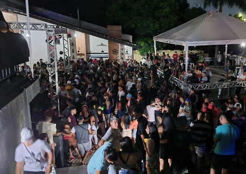 Polícia encerra gravação de DVD de forró com 2 mil pessoas em Manaus