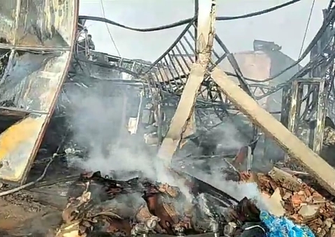 Veja como ficou fábrica de recicláveis que foi engolida pelo fogo em Manaus