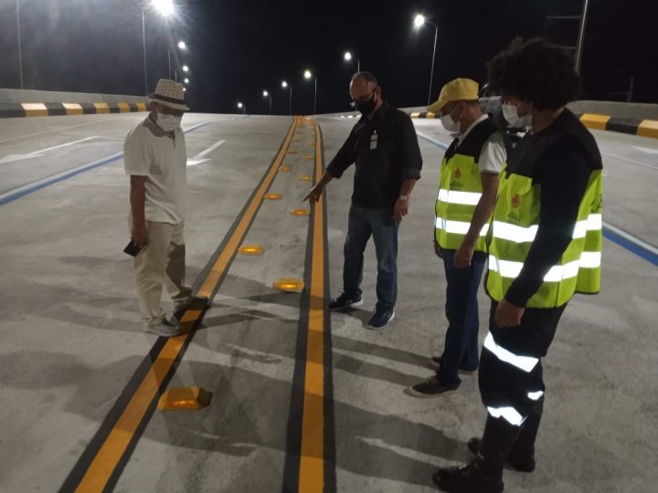 Complexo viário na zona Norte é interditado pelo prefeito de Manaus