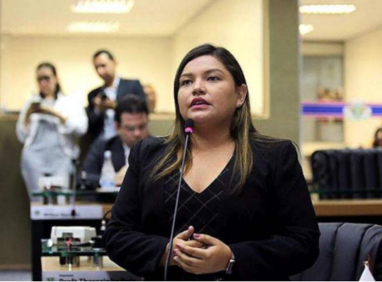 Podemos ingressa com representação contra Joana Darc por quebra de decoro