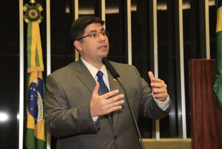 Hissa Abrahão é condenado por ofensas a Amazonino e Arthur no Facebook