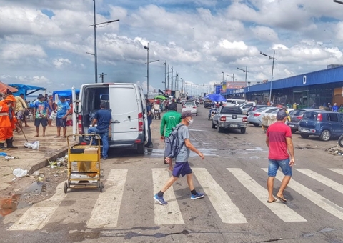 Centro de Manaus volta a registrar movimentação intensa; confira imagens