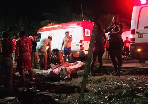 Pai e filho morrem eletrocutados ao entrarem em igarapé em Manaus