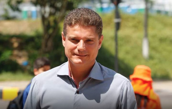 Almeida anuncia equipe de transição com 13 novos secretários; confira