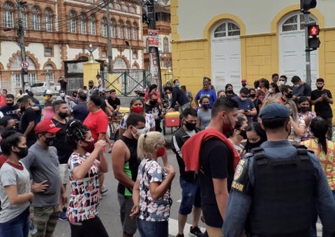 Vídeos mostram protesto contra o fechamento do comércio em Manaus