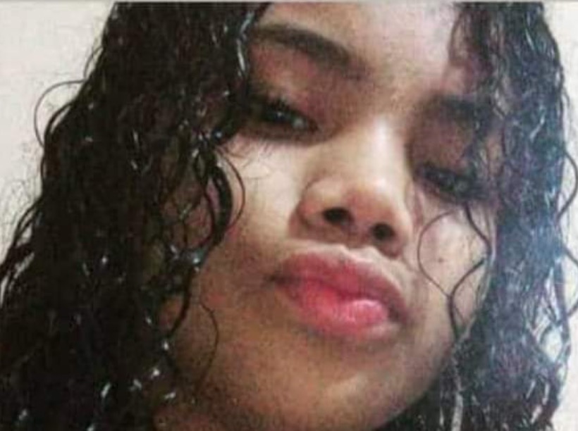 Desesperada, mãe pede ajuda para encontrar filha desaparecida em Manaus