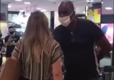 Homem reage após ser alvo de racismo no Amazonas Shopping; vídeo