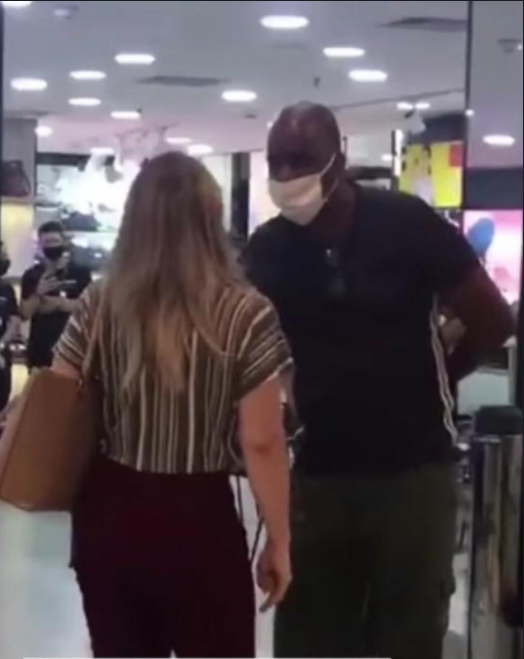 Homem reage após ser alvo de racismo no Amazonas Shopping; vídeo