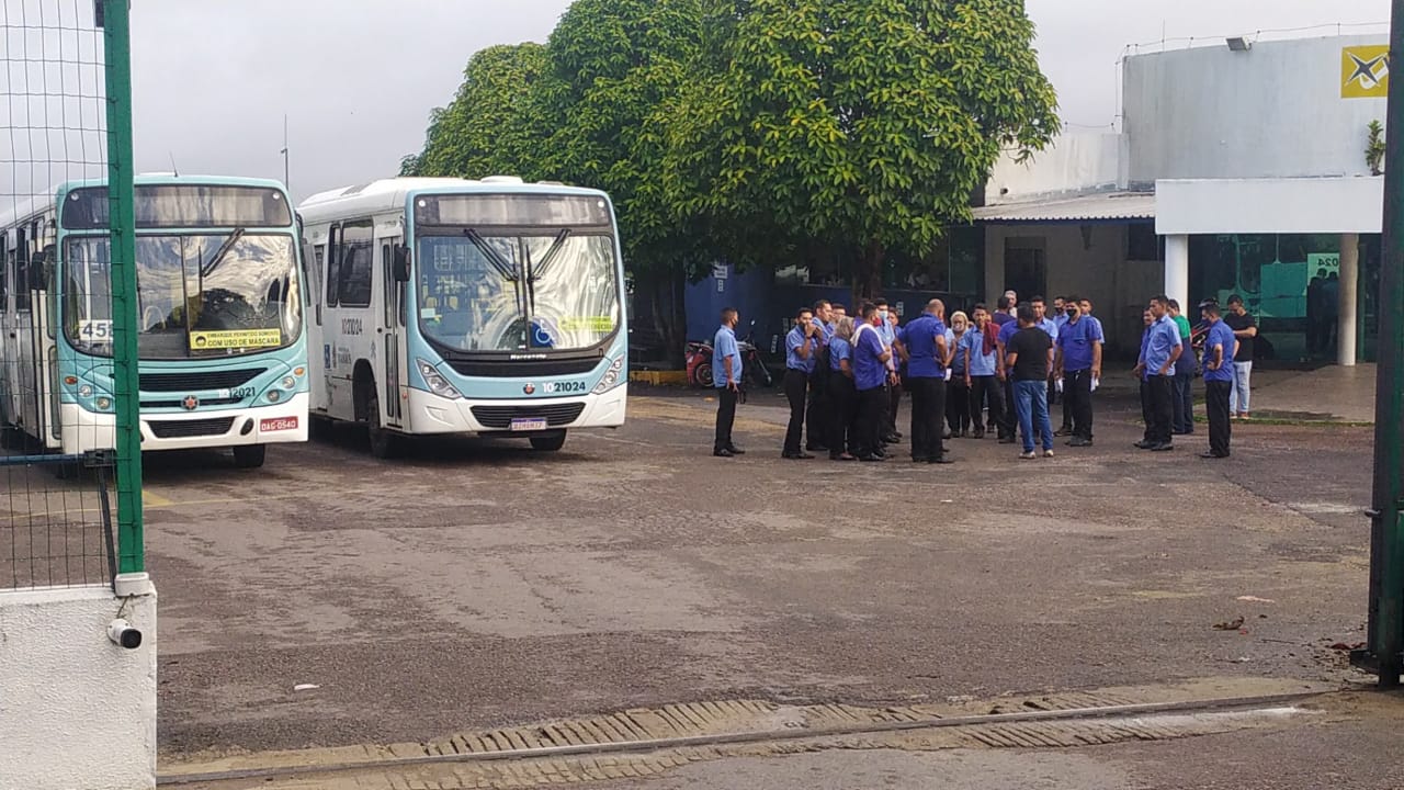 Motoristas do transporte coletivo fazem nova paralisação nesta terça-feira
