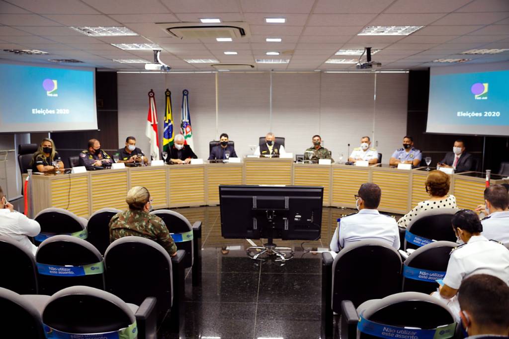 Cinco urnas foram substituídas pela manhã, em Manaus