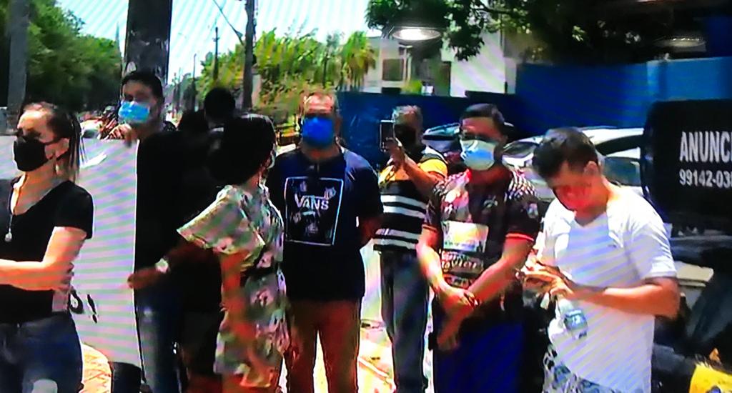 Donos de flutuantes fazem manifestação em Manaus contra decreto do Governo 