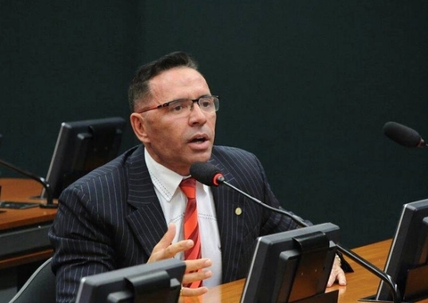 Recluso, Sabino Castelo Branco reaparece em foto após AVC