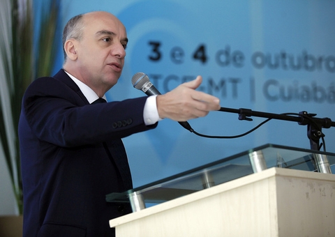 Ouvidor do TCE Amazonas faz palestra em Congresso do IRB nesta terça