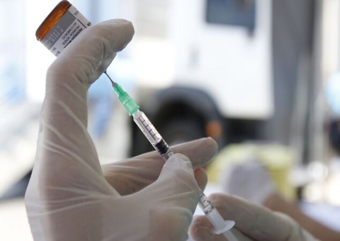 Manaus negocia aquisição de 700 mil doses da vacina contra a Covid-19