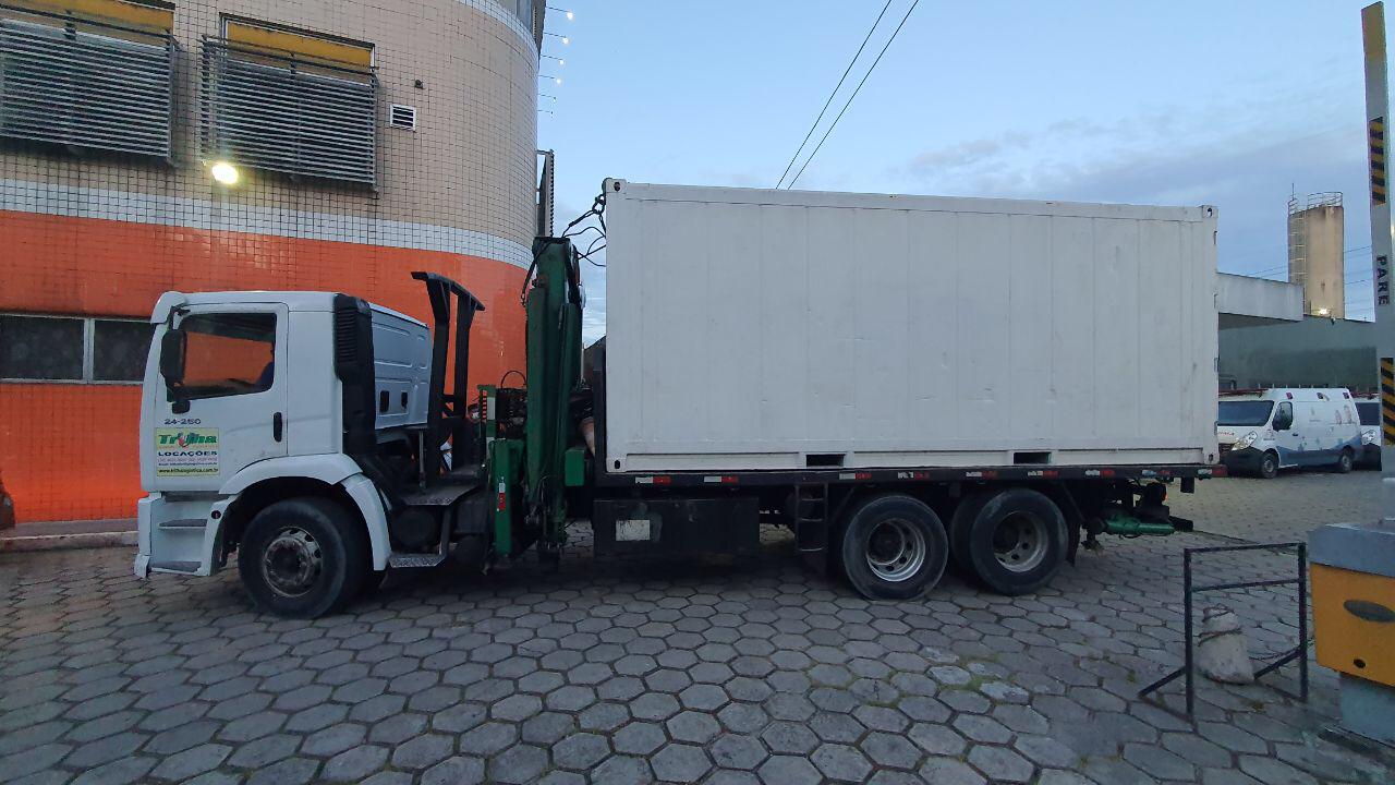 Câmara Frigorífica é instalada no Platão Araújo para mortos pela Covid
