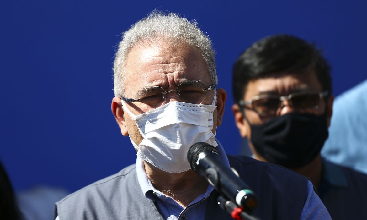Queiroga diz que intervalo de aplicação da Pfizer diminuirá em setembro
