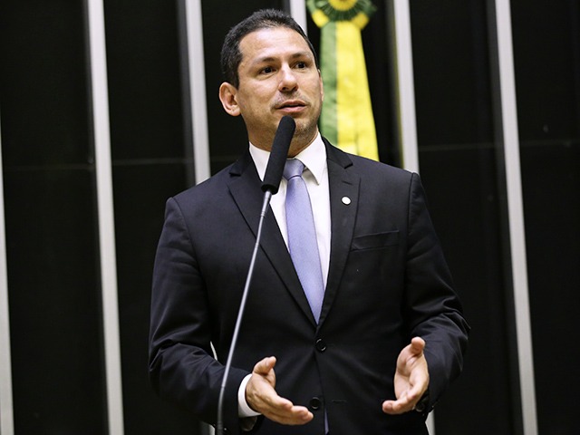 Ramos faz apelo por 1 milhão de doses de vacinas ao Amazonas