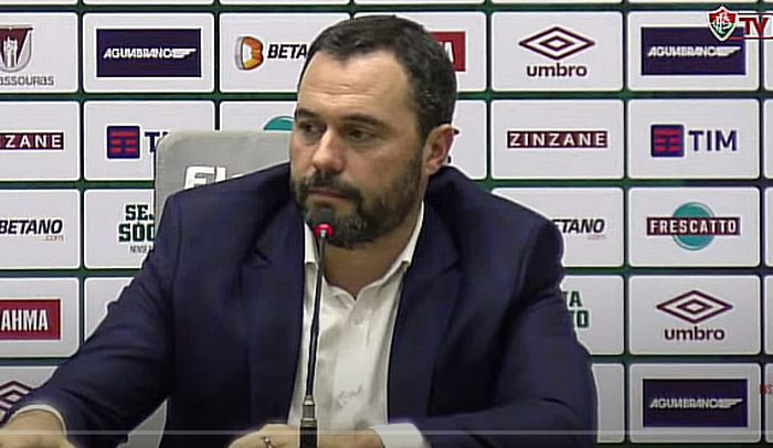 Presidente do Fluminense descarta conflito com Diniz na seleção