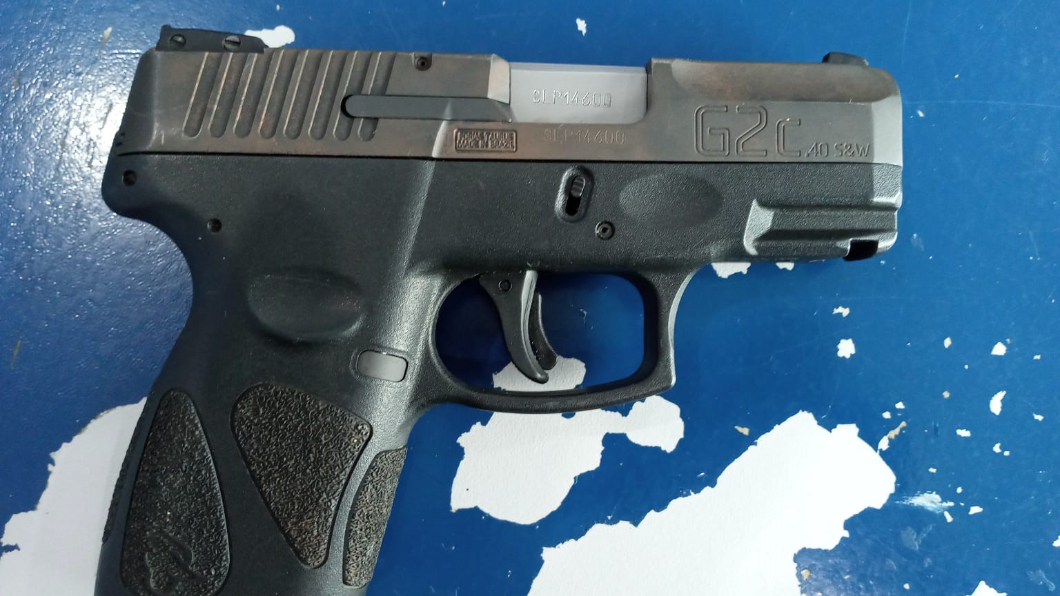 Homem é preso ao ser flagrado com pistola e munições no Amazonas