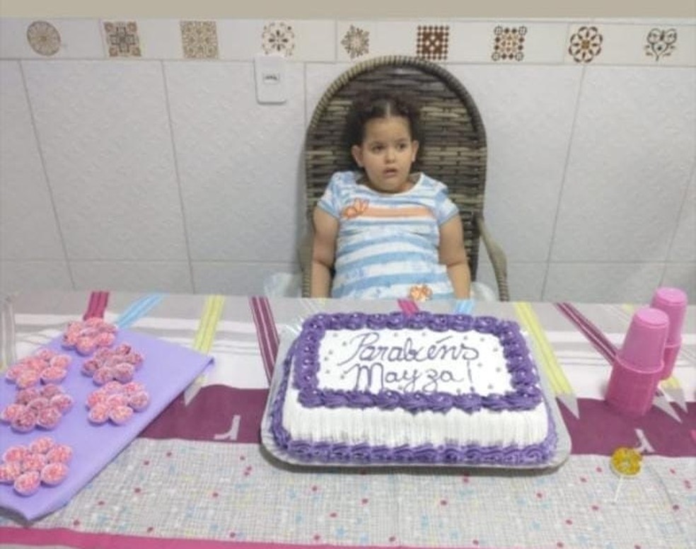 Mãe é presa após incêndio matar filha cadeirante que estava sozinha em casa