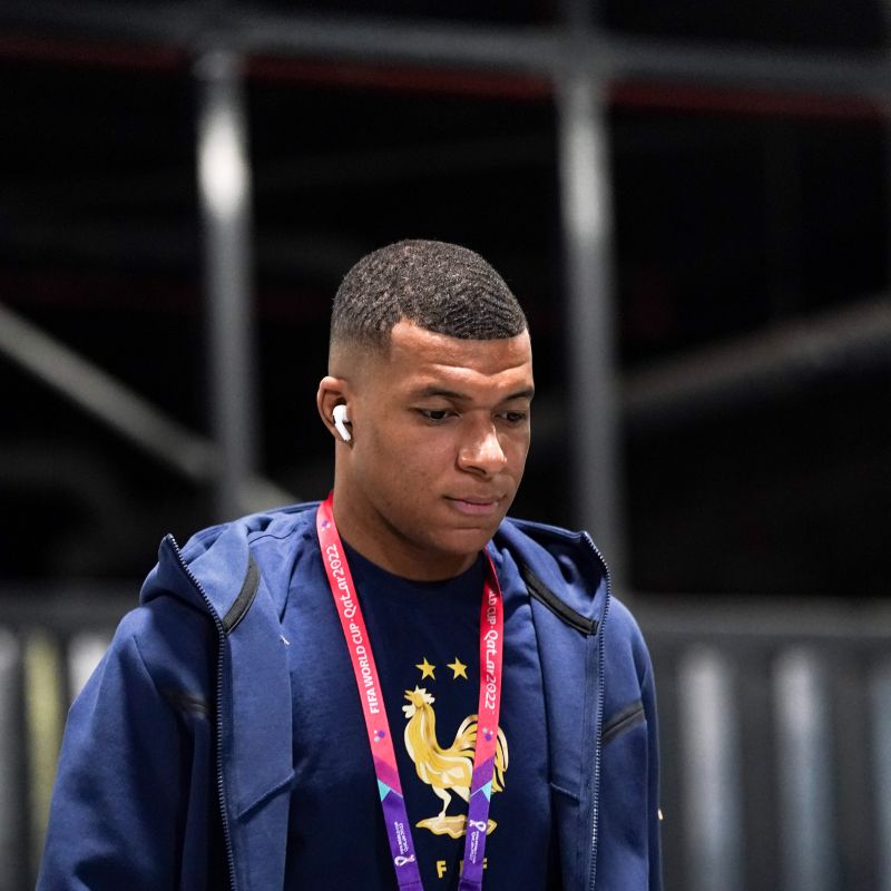 Mbappé leva vantagem grande sobre Messi nos confrontos diretos