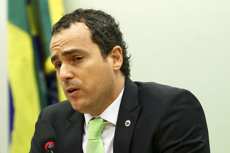 Investigado pela PF,  presidente do Ibama Eduardo Bim é afastado do cargo