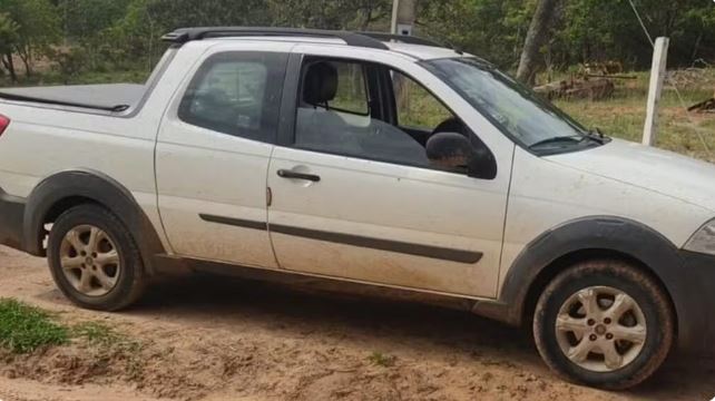 Mulher fica atolada por 18h horas após se perder 'no meio do nada'