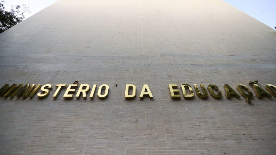 MEC criará protocolos para combater racismo em escolas