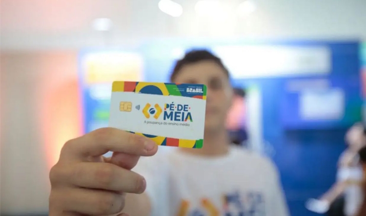 Nascidos em novembro e dezembro recebem 6ª parcela do Pé-de-Meia