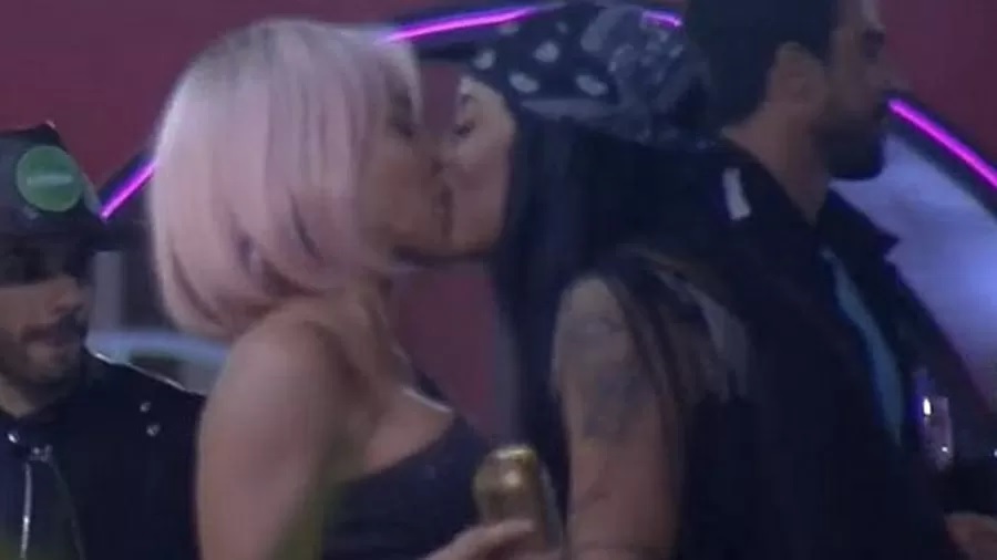 Aline Mineiro e Medrado se pegam com beijo quente em festa 