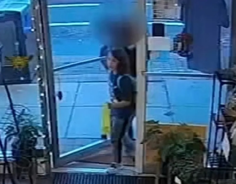 Menino pede para caixa de loja fingir ser sua mãe e evita ser sequestrado