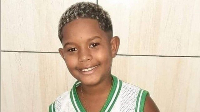 Menino de 8 anos entra em coma após ser atingido por bala perdida na cabeça