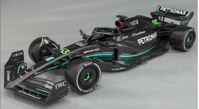 Preta, Mercedes mantém conceito único e vem mais leve para voltar ao topo