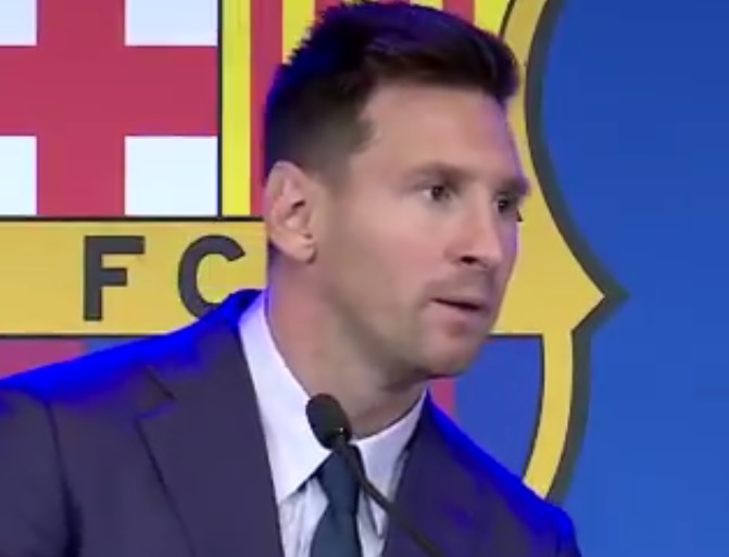 Messi é esperado em Paris para fechar contrato com PSG, diz jornal 