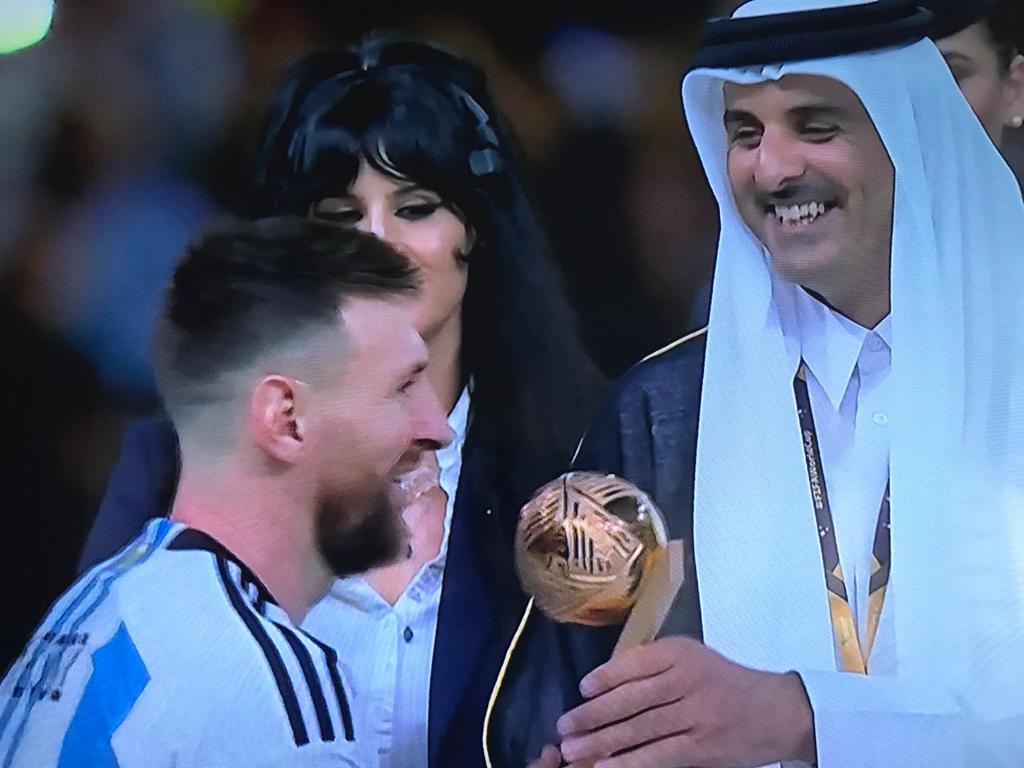 Messi se torna 1º a marcar em todos os jogos da fase final na Copa