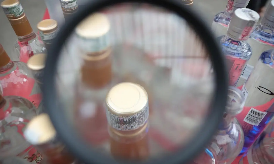 Brasil registra 7 mortes por metanol em bebidas e 36 casos confirmados 