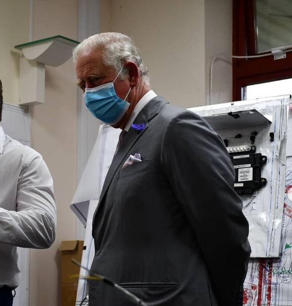 Rei Charles passa por cirurgia de próstata nesta sexta-feira