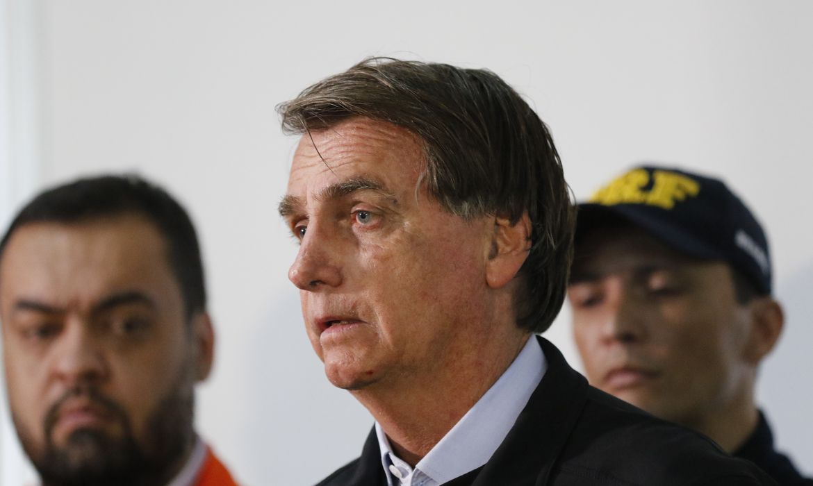 Brasileiros acreditam que Bolsonaro incentiva crimes na Amazônia, diz pesquisa