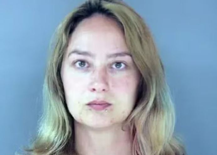 Mulher atropela namorado após discussão a caminho de terapia de casal