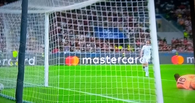 Milan bate Dinamo Zagreb e vence a primeira na Champions