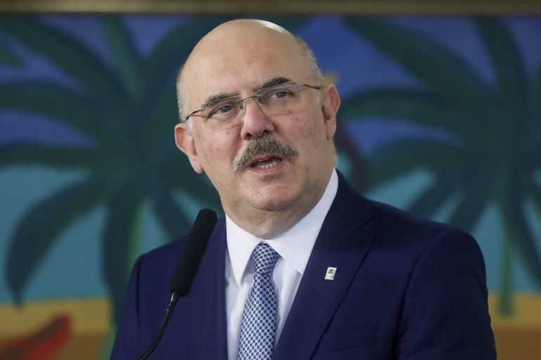 Ministro da Educação: 'Crianças não sabem ler, mas sabem colocar camisinha'