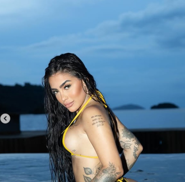 MC Mirella revela por que não geme ao comentar vídeo íntimo vazado 