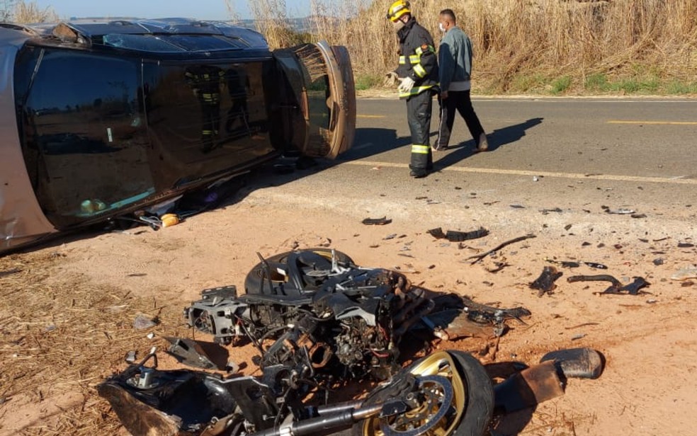 Mister Anápolis morre em grave acidente de moto em Goiás