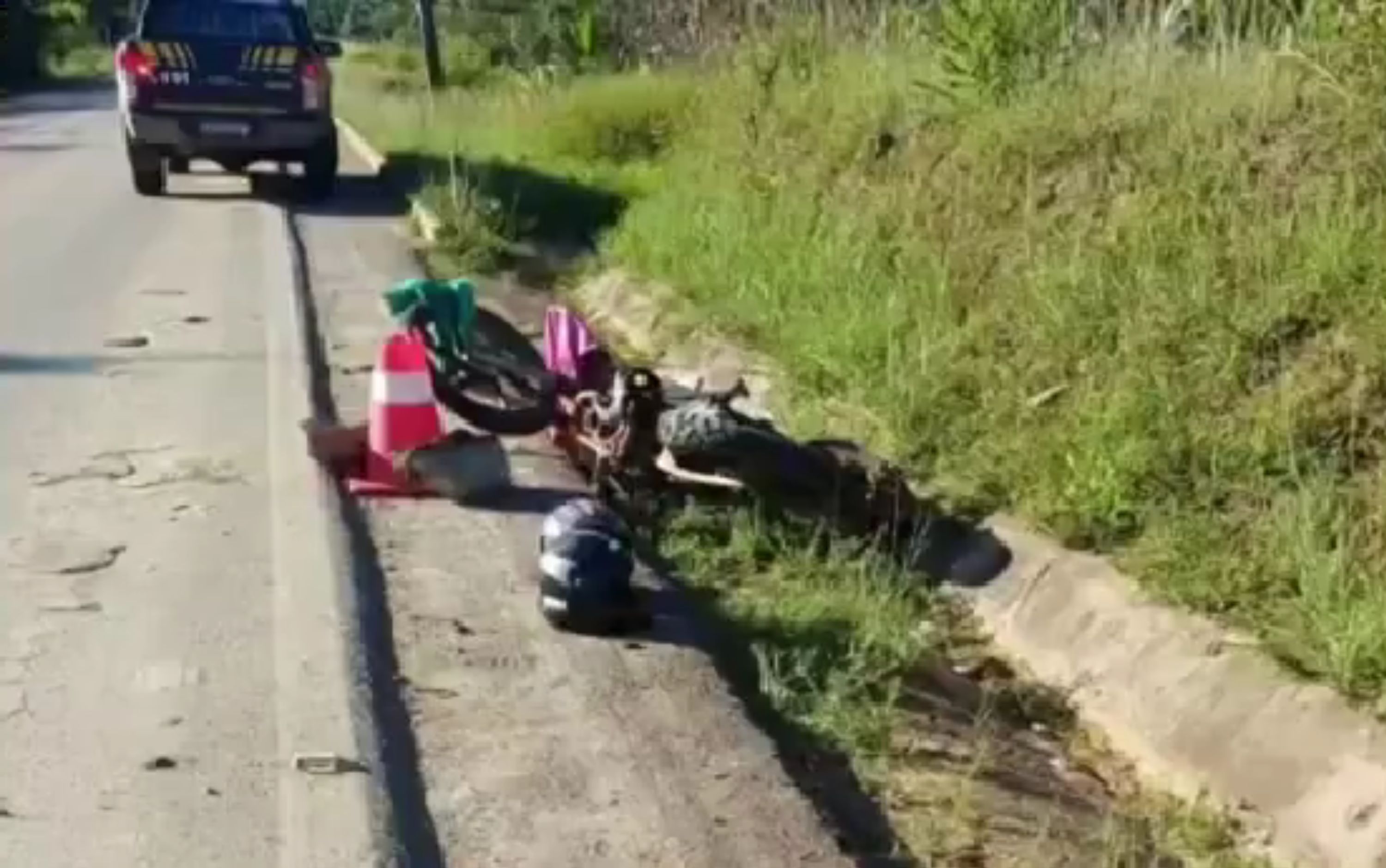 Motociclista morre após ser atropelado por carreta em acidente na BR-174