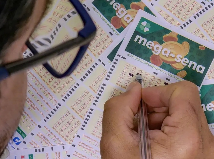 Mega-Sena acumula e prêmio chega a R$ 14,5 milhões