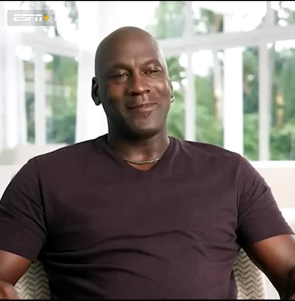 Michael Jordan surpreende ao deixar gorjeta de R$ 65 mil em restaurante 