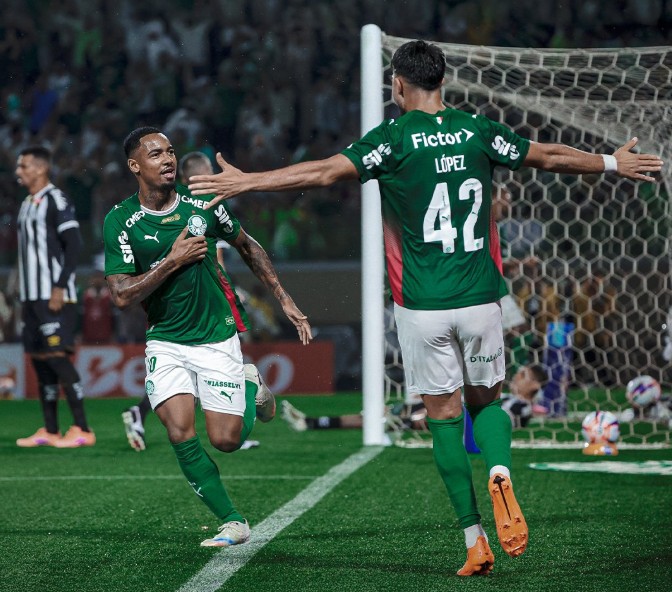 Palmeiras vence clássico contra o Santos e assume liderança do Paulistão