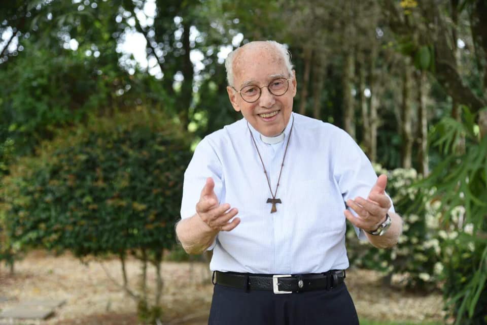 Padre Jonas Abib, fundador da Canção Nova, morre aos 85 anos