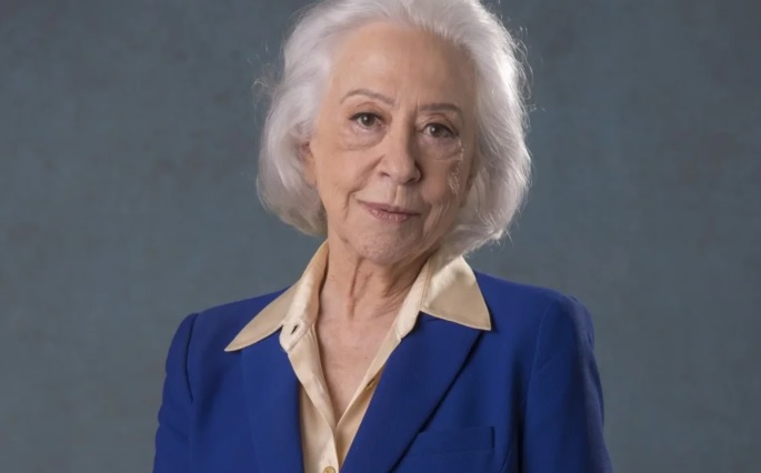 Dada como morta, Fernanda Montenegro entra na Justiça contra INSS